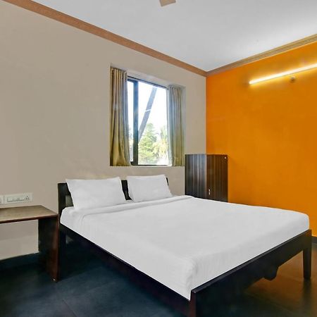 Capital O 85357 Hotel Sai Datta 칼랑굿 외부 사진