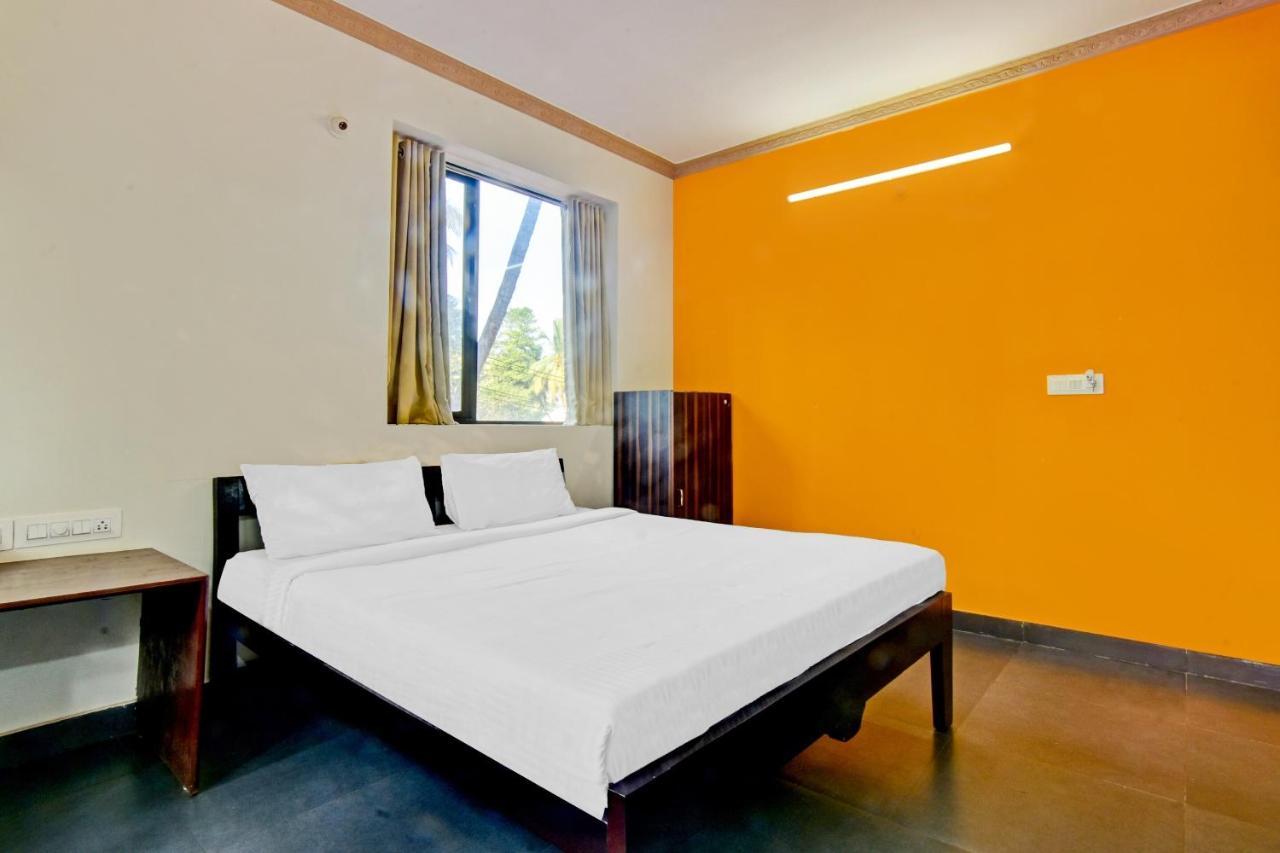 Capital O 85357 Hotel Sai Datta 칼랑굿 외부 사진